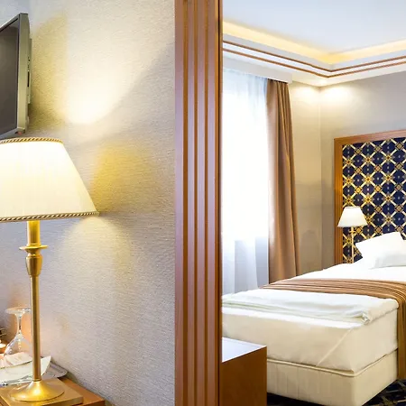 Hotel Central Hotel 4*