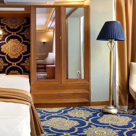 Hotel Central Отель 4*